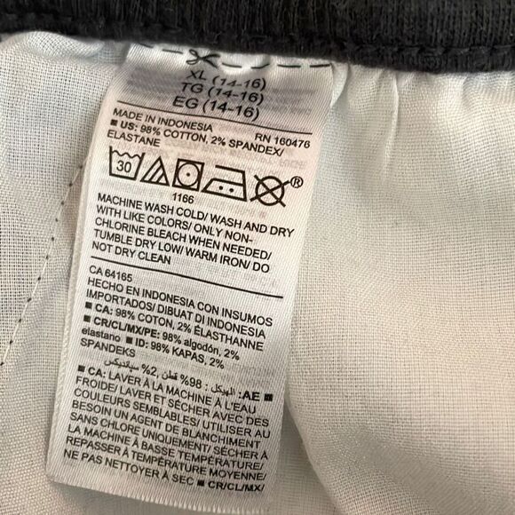 Old Navy Charcoal Twill Jogger - Picture 8 of 8